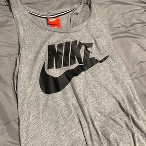 Women’s size m Nike workout top
